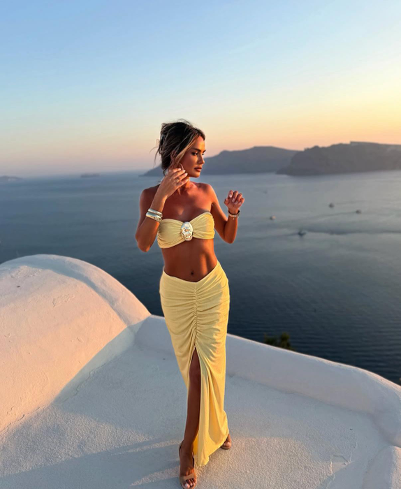 Diana Munteanu a dat România pe Santorini. Imagini spectaculoase din escapada în Grecia