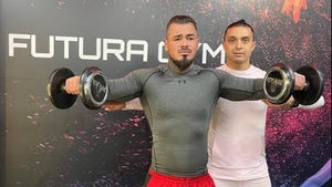 El este cel mai sexy saxofonist din România! A ținut dietă iar transformarea e uluitoare