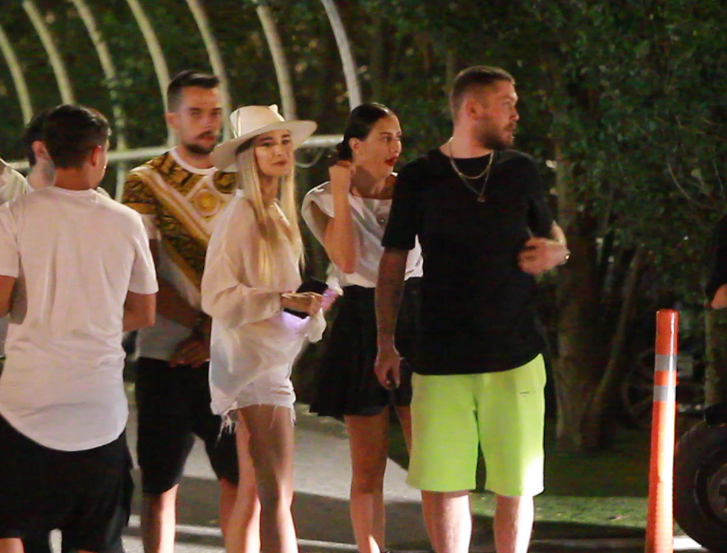 Edy Kovacs s-a distrat alături de fete apetisante și de amici într-un club din Mamaia