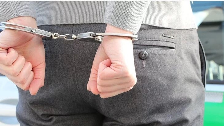 De-a râsu'-plânsu' în Iași! Un bărbat a fost încătușat după ce a vrut să vândă heroină! Polițiștii au fost uimiți când au văzut ce a scris în declarația pe proprie răspundere