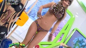 Roxana Vancea a inceput anul in forta: bronzata si in costum de baie la televizor! Dani Otil: "Esti indecenta!"