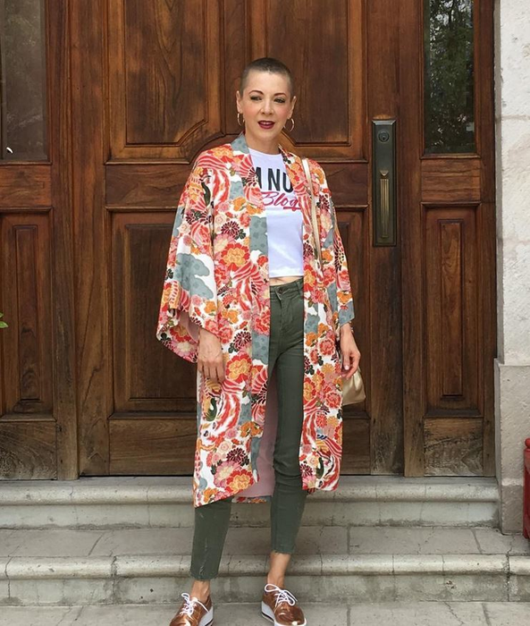 Celebra EDITH GONZALES îşi revine miraculos în lupta cu cancerul! După ce a renunţat la peruci, actriţei a început să îi crească din nou părul