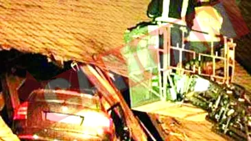 A ajuns cu masina pe acoperis