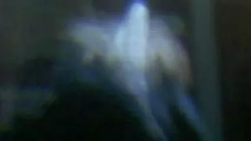 Un bărbat susține că este bântuit de două fantome care fac sex! Imaginile paranormale care l-au băgat în sperieți