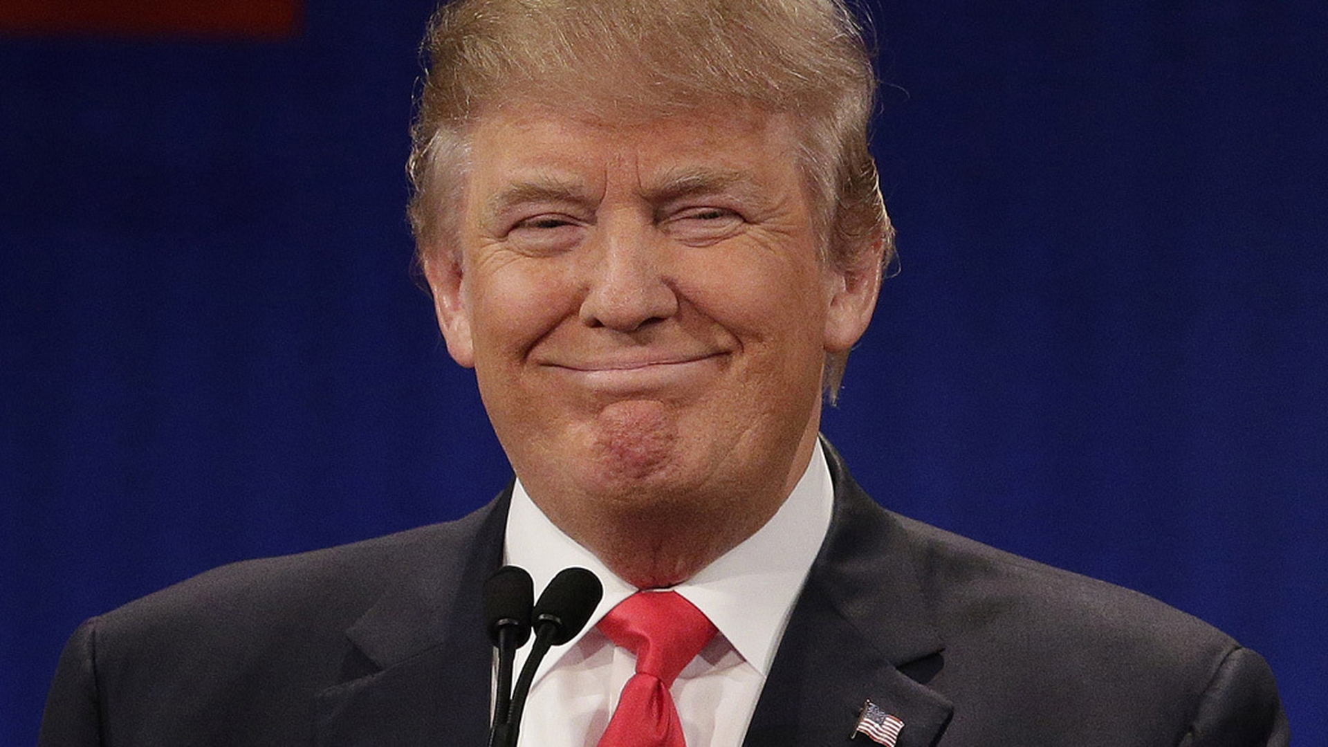 Râzi cu lacrimi! DONALD TRUMP  n-a ajuns bine preşedinte, că a şi devenit subiect de glume! 