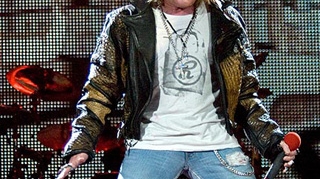 Axl Rose si-a facut piciorul praf dupa un weekend de betie la Moscova