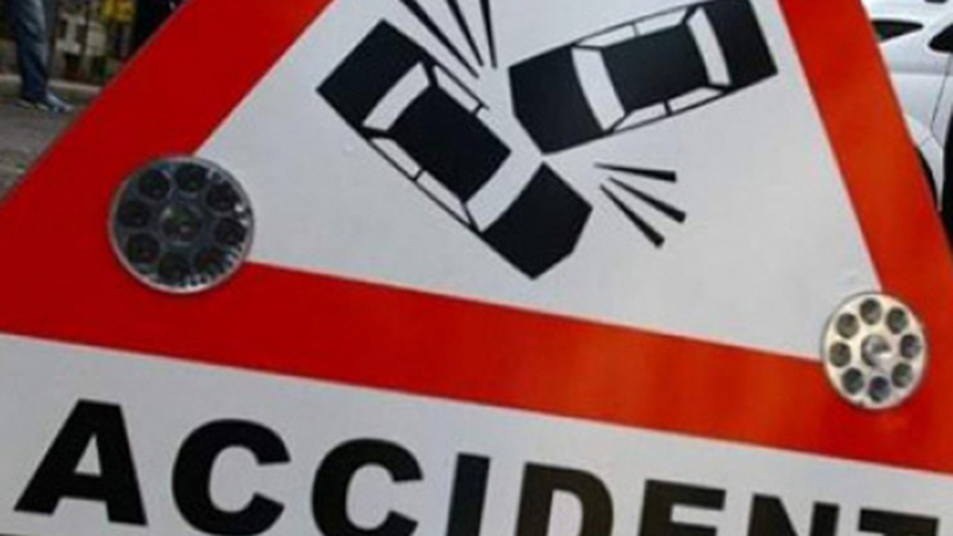 ACCIDENT TERIBIL in Bucuresti! Un politist care dirija circulatia a fost lovit in plin de un sofer!