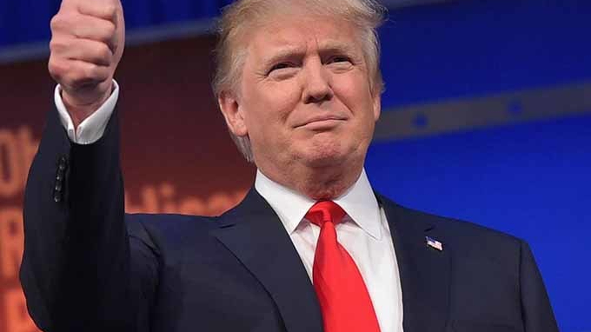 Un român de 24 de ani a influenţat alegerile prezidenţiale din SUA! Metoda prin care l-a ajutat pe DONALD TRUMP să câştige