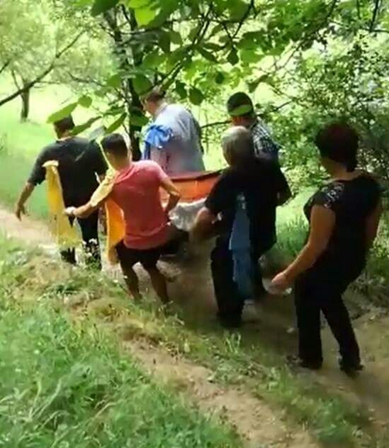 Drumul către groapă trece, inevitabil, prin pădure
