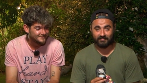 Cum arată și cine e, de fapt, iubita secretă a lui Emi de la Asia Express. Ce a răspuns după ce a cerut-o de soție azi-noapte, la show-ul de la Antena 1