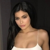 Cum arată sutienul de 50 de milioane de dolari pe care Kylie Jenner l-a purtat în timpul defilării pentru Victoria’s Secret. Este cel mai scump din lume