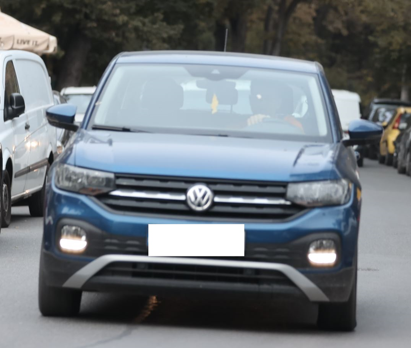 Florin Pastramă conduce un Volkswagen de 12-13.000 de euro (Foto: CANCAN.RO)