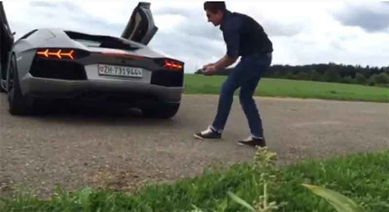 Cum a încercat un bărbat să-şi aprindă trabucul. S-a dus în spatele maşinii pornite şi…