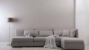 (P) Cum alegi canapeaua pentru living pentru un decor modern și aerisit – ce trebuie să știi?