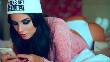 Mai sexy decat Bianca, mai coapta decat Cruduta! Larisa e noua senzatie a Instagram-ului!