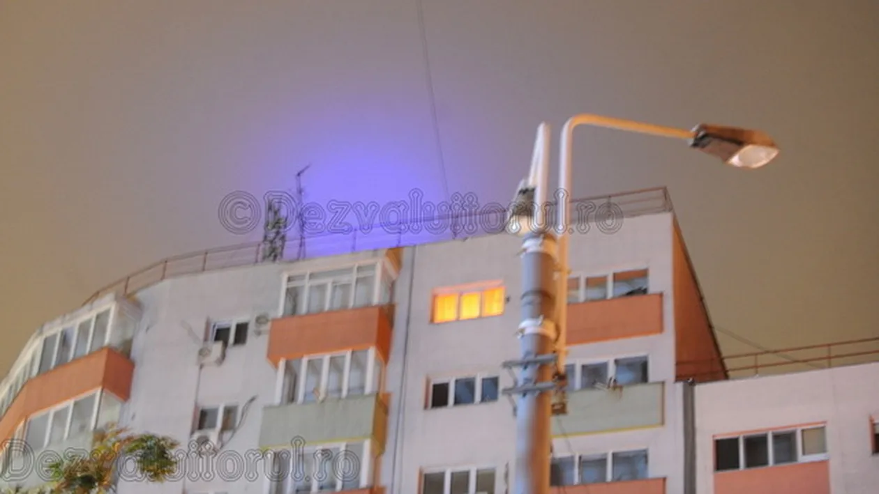 Fenomenul straniu fotografiat in Bucuresti! O sfera albastra a ingrozit locuitorii Capitalei in noaptea Lunii Sangerii