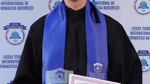 Un tânăr a luat 10 la Bac și a fost acceptat la șapte universități de top, dar părinții nu au bani pentru școlarizare