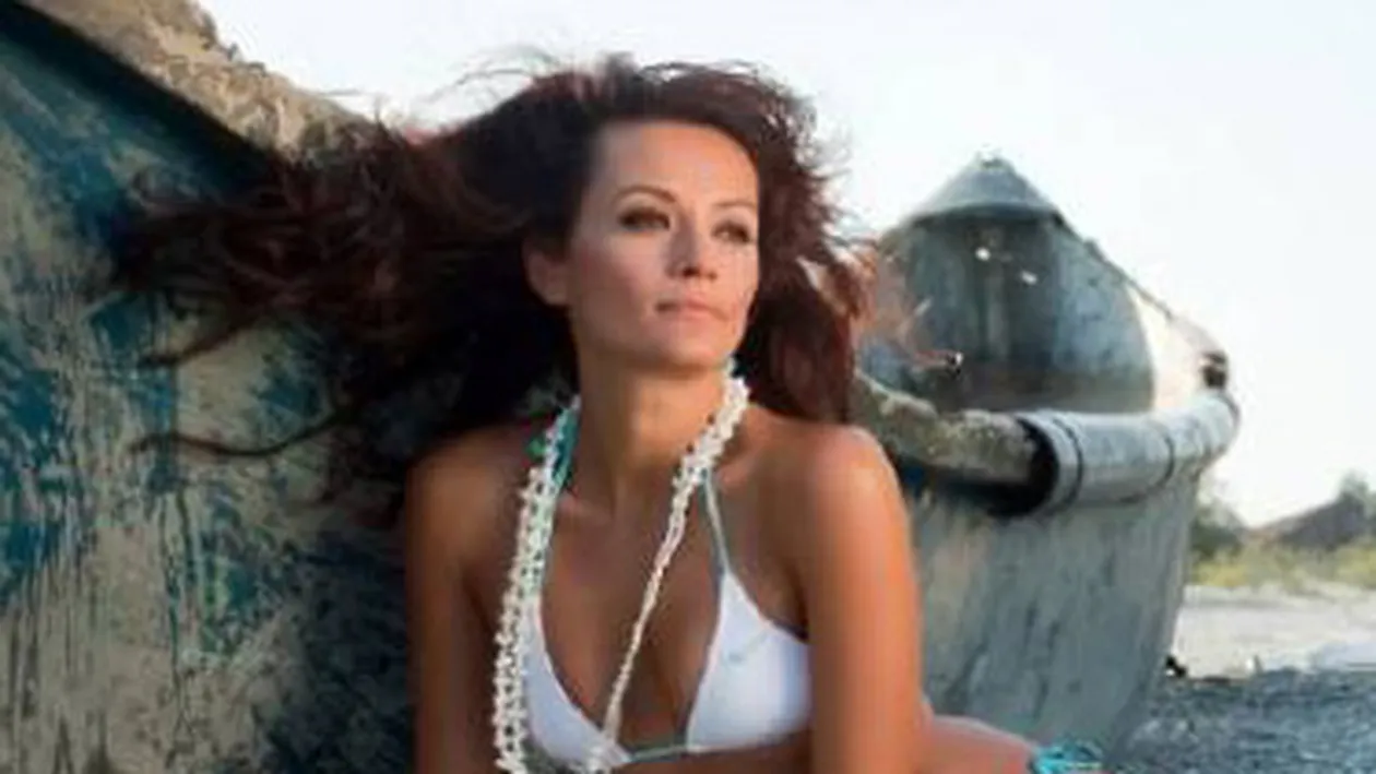 Simple si elegante! Cu ce rochii au reusit Anca Turcasiu si Carmen Negoita sa-l impresioneze pe stilist?