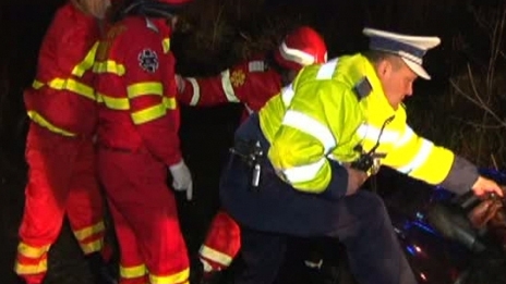 Accident grav pe DN 17! Nouă persoane au fost rănite, printre care şi un bebeluş