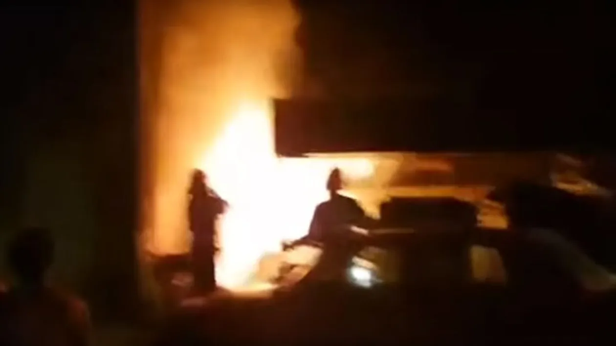 Incendiu într-un mall din Rm. Vâlcea! Peste 300 de oameni, evacuați! VIDEO