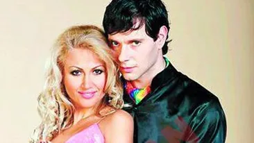 Partenerul Anamariei Ferent s-a facut de ras la cantat