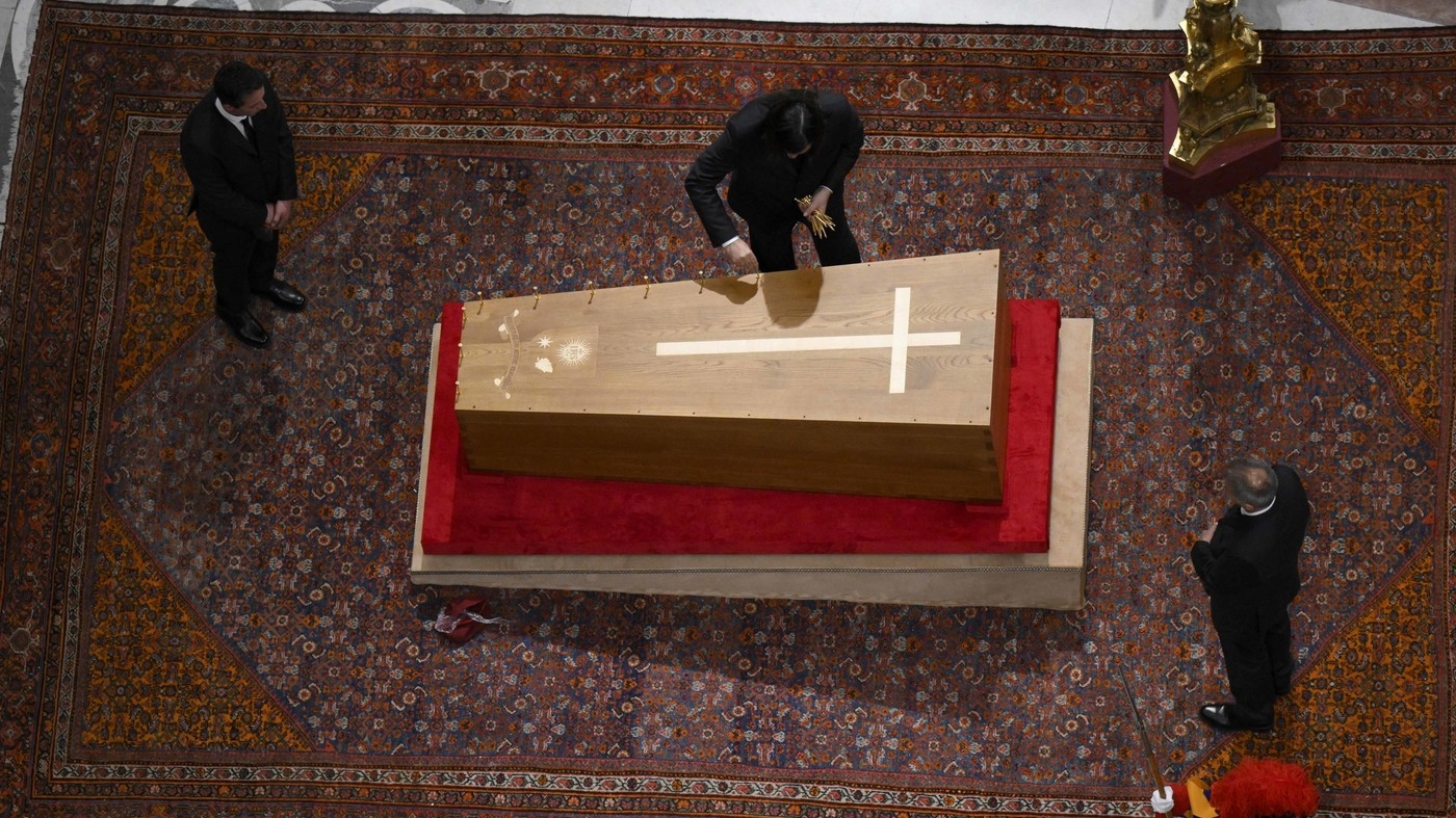 Ce este „piatra oamenilor simpli” din care mormântul Papei Francisc este făcut: „Un ultim dar, o ultimă surpriză”
