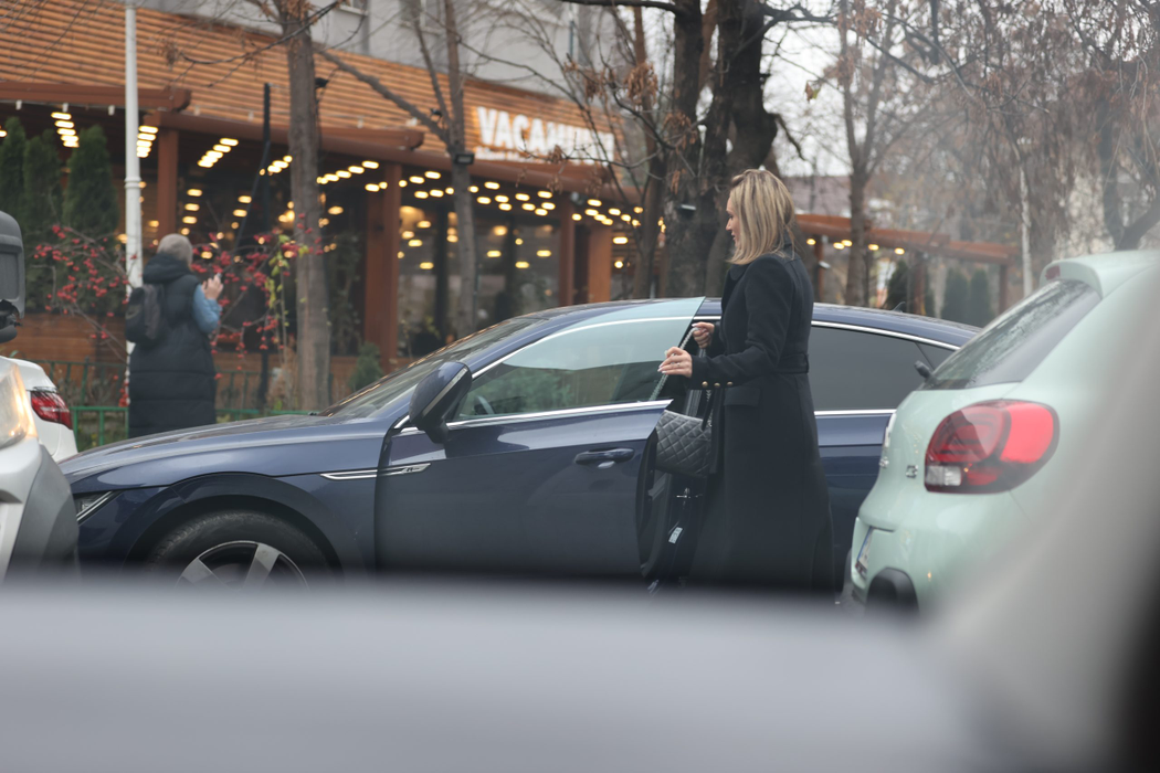 Așa îl "răsfață" Carmen Negoiță pe logodnicul ei