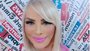 O mai ții pe minte pe Cicciolina? Fostul star porno îi promite o noapte de amor lui Vladimir Putin, dacă renunță la război