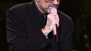 George Michael le da 1.000 de bilete gratis la concert medicilor care l-au vindecat