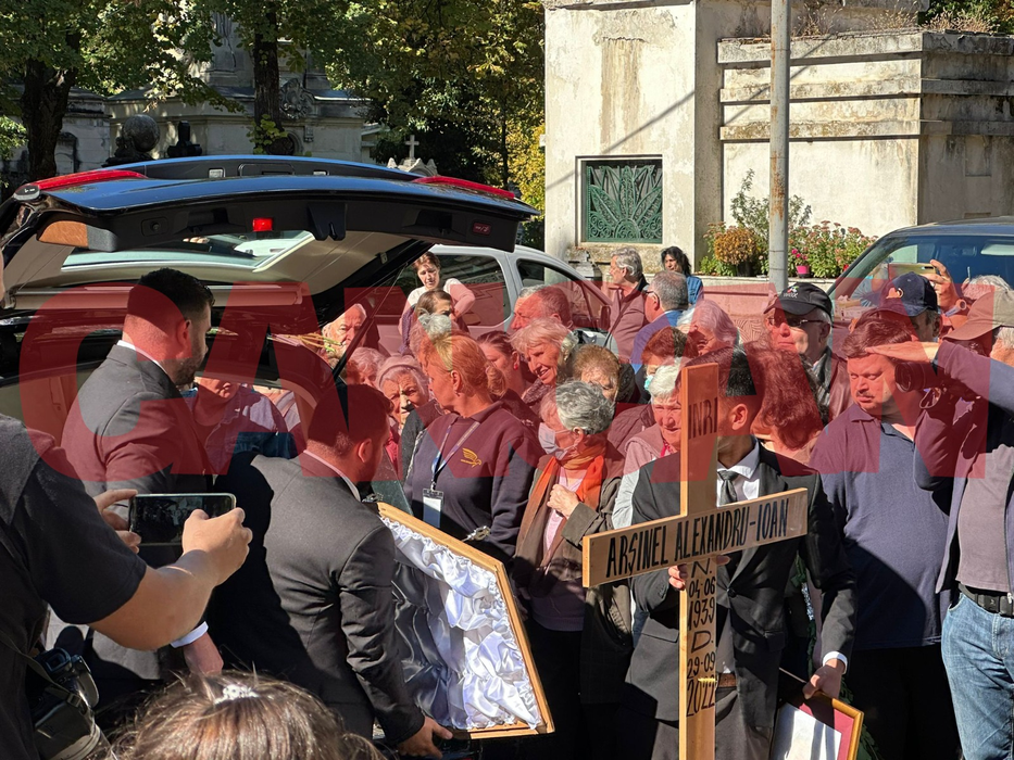 Cum arată locul de veci al maestrului Alexandru Arşinel. Ce scrie pe crucea regretatului actor
