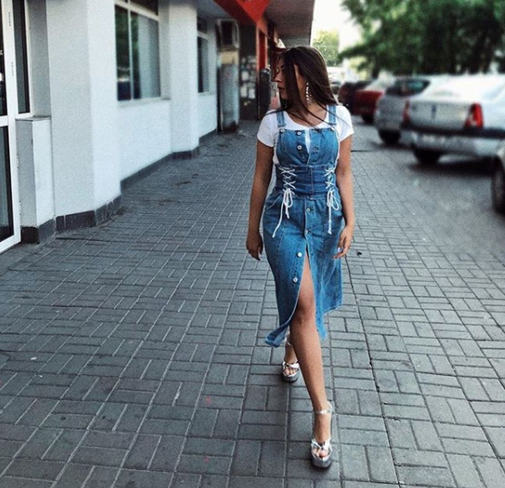 Nicole Cherry s-a pozat la piscină, iar fanii au „taxat-o”: „Ești grăsană!”