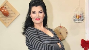 Mărturisirile tulburătoare ale unei celebre cântăreţe de la noi, despre copilăria alături de un tată abuziv! "A vrut să-mi arunce copilul în foc!"