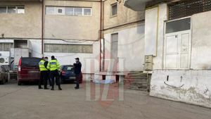 Și-a pus capăt zilelor! Un bărbat din Iași s-a aruncat de la etajul patru al unui bloc. Declarațiile soției îndurerate