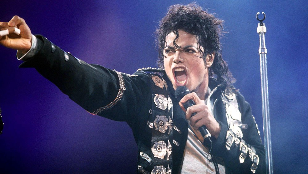Michael Jackson are un aliat în scandalul de pedofilie în care este implicat. Bogdan Ioan, câștigător la “Vocea României”, sare în apărarea idolului său. “Nimeni nu știe exact adevărul!”