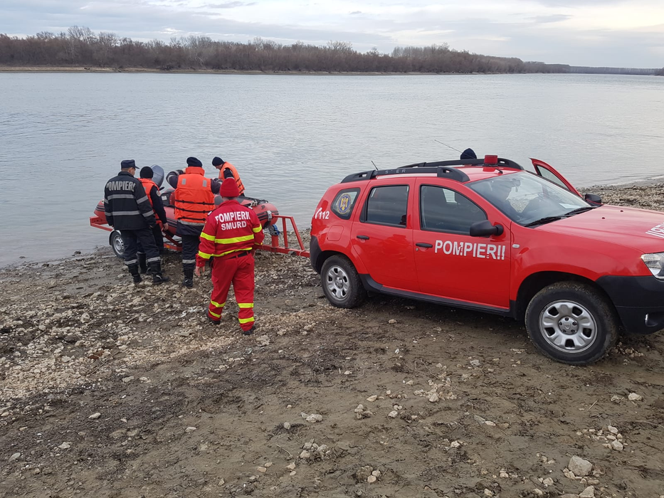 Salvatorii au oprit căutările la lăsarea întunericului