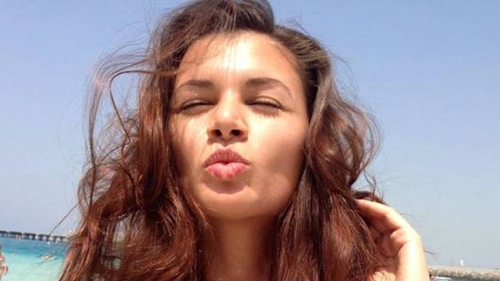 Ramona Gabor a iesit asa imbracata pe o plaja din Dubai! Vedeta a atras toate privirile cu aceasta tinuta