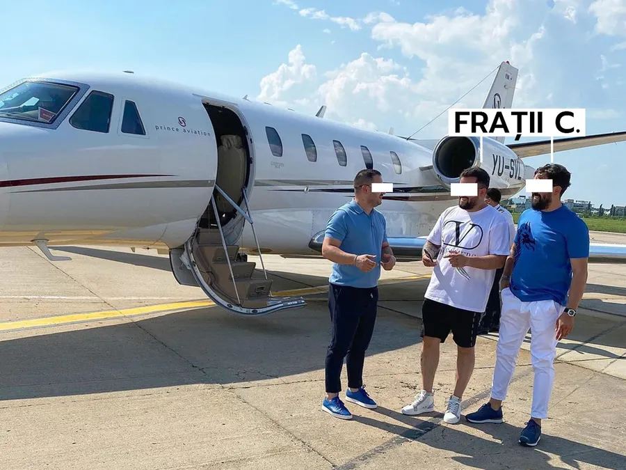 Frații C, înainte de a se îmbarca într-un avion privat (Foto: Instagram)