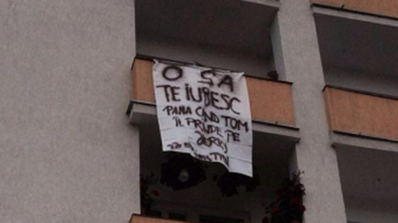 Ce se intampla in Gherla…nu ramane in Gherla! Ce mesaj a putut sa-i scrie un tanar iubitei lui, pe cearsaf, la balconul blocului