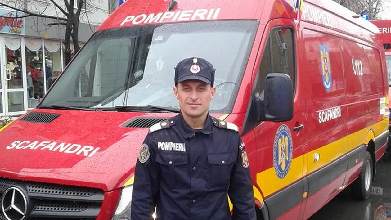 El este cel mai puternic pompier din Olt. S-a antrenat alergând cu greutăți de 15 kilograme în spate