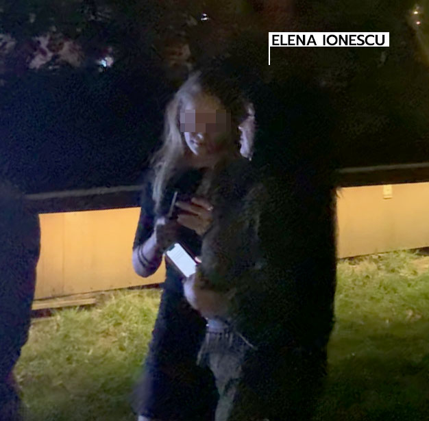 Elena Ionescu a așteptat să îi fie verificat certificatul verde la intrarea în NUBA / Sursă foto: CANCAN.RO