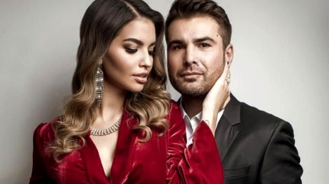 Sandra a înnebunit turiștii din Dubai! Cum arată soția lui Adrian Mutu în costum de baie