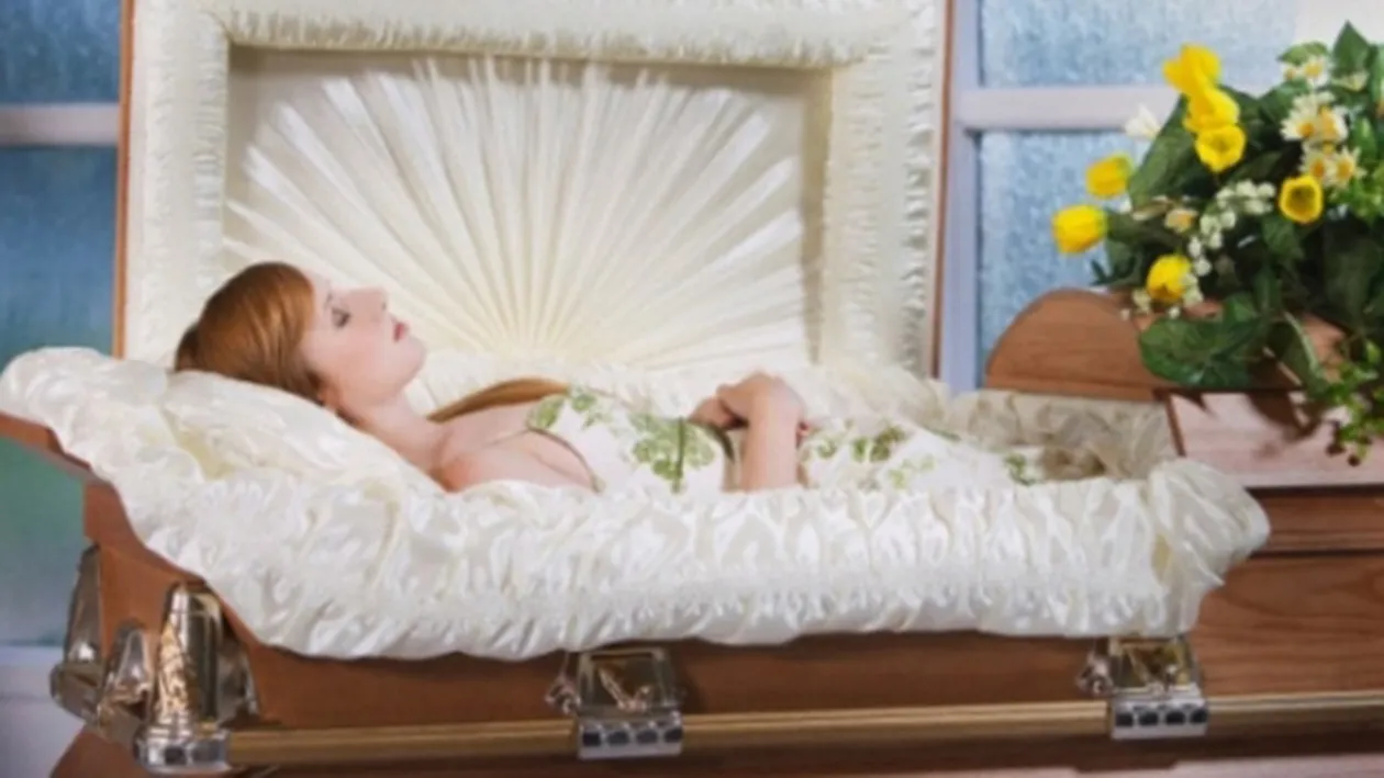 Nu o să-ţi vină să crezi ce fac aceşti oameni pentru a-şi trata problemele psihice! Sunt ÎNGROPAŢI de VII