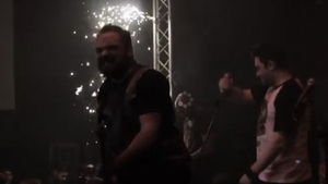 Live din Club Colectiv, cu cateva minute inainte sa inceapa infernul. Goodbye to Gravity canta melodia The Day We Die