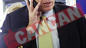Mccain nu stie sa foloseasca netul