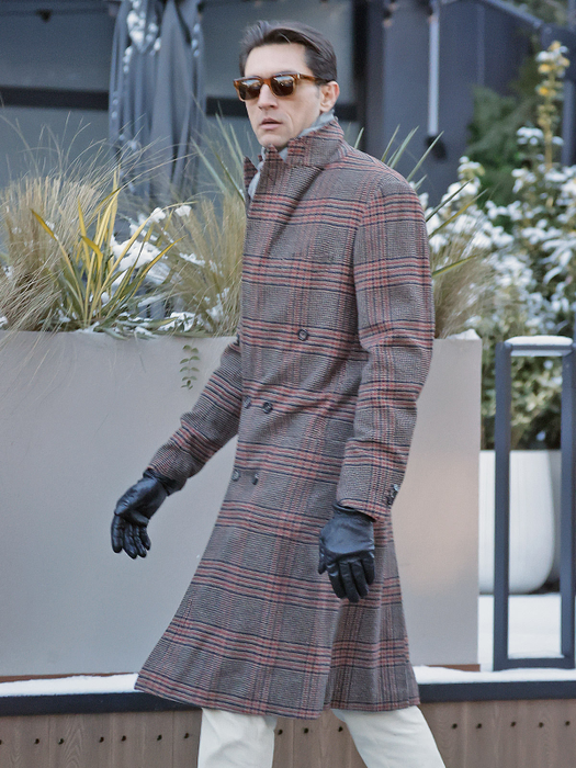 Ciprian Tătărușanu, apariție cu vibe de Peaky Blinders! Fashion Week e “pistol cu apă”
