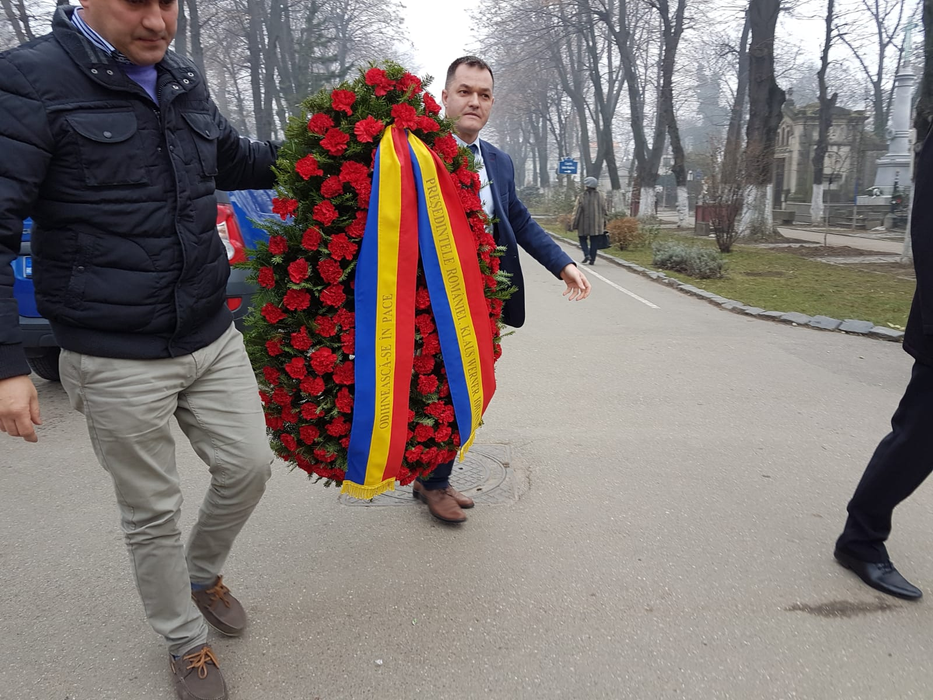 Mesajul dureros transmis de Klaus Iohannis, pe coroana adusă Cristinei Țopescu