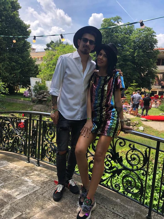Una dintre cele mai sexy vedete de la noi este însărcinată! Gestul emoționant prin care soțul ei a dezvăluit că vor deveni părinți din nou