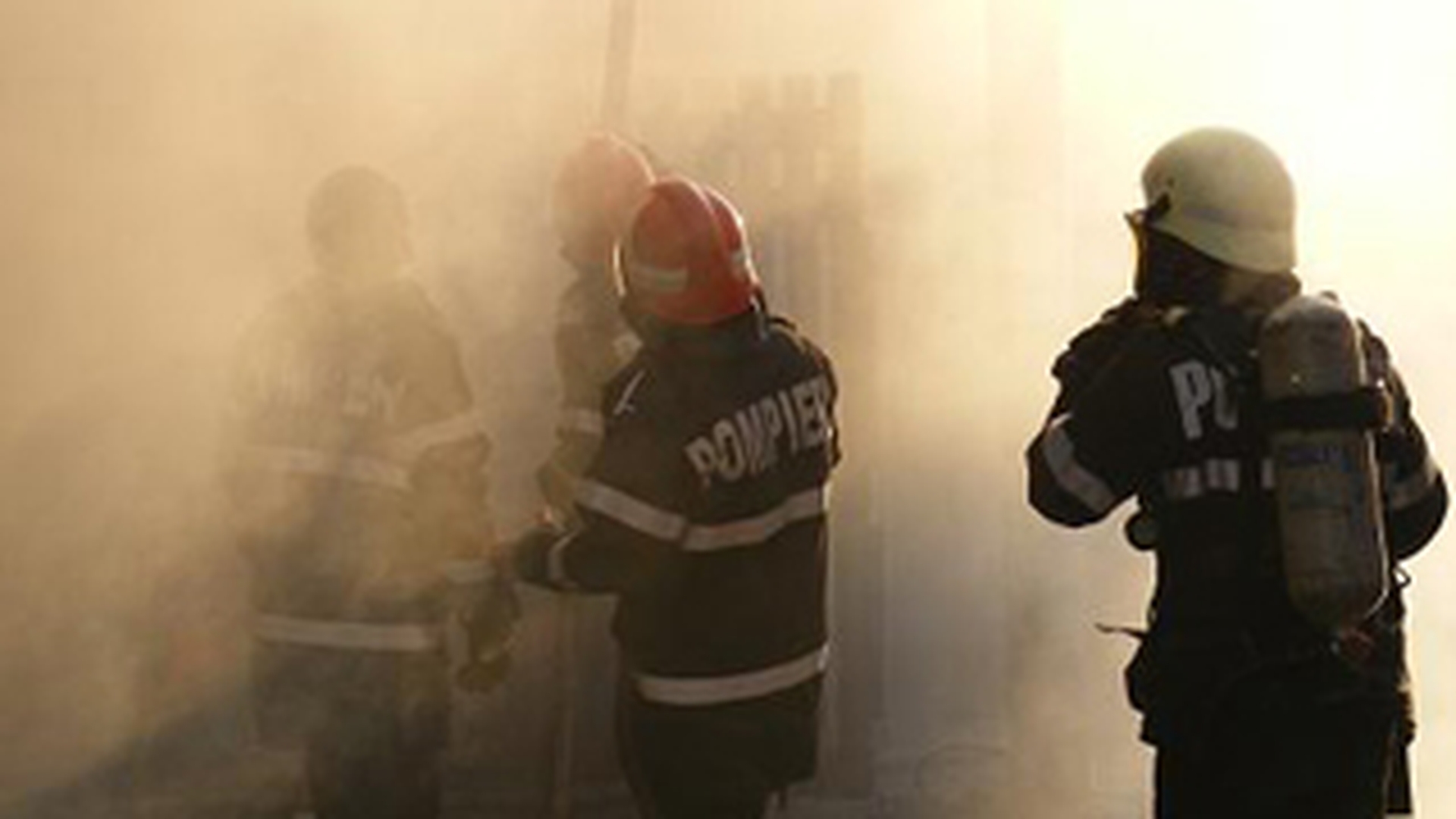 Incendiul de la centrala termica din Slobozia s-a extins! Noua echipaje de pompieri incearca sa il stinga!