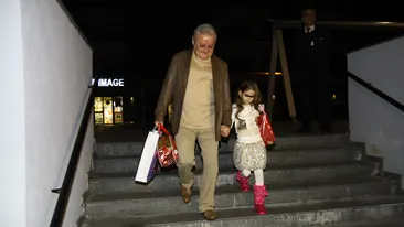 A luptat cu toate armele pentru custodie, iar acum se comporta bizar! Moni si-a vazut fiica doar de doua ori in 18 zile!