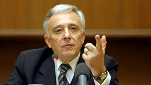 Ce salariu are Mugur Isărescu